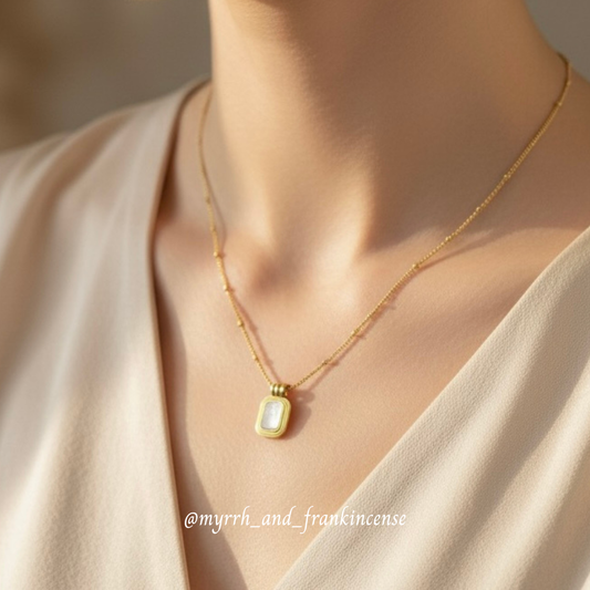 White Oz Necklace | 18K Gold Plated